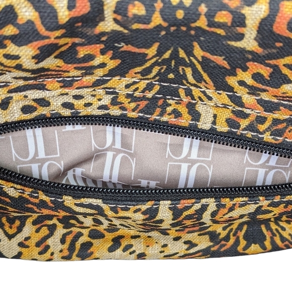 Jennifer Lopez JLO Cheetah Print Clutch Purse Magnetic Closure. Zip Pockets. - Picture 9 of 14